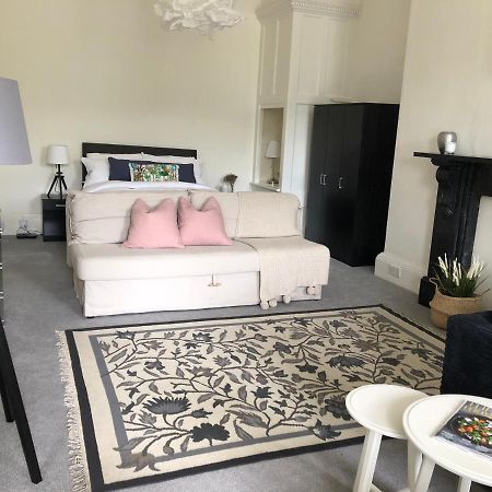 Grosvenor Place Spacious Studio Apartment Bath Ngoại thất bức ảnh