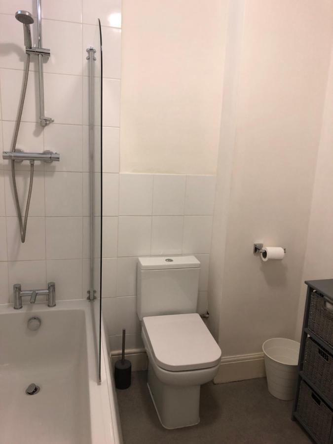 Grosvenor Place Spacious Studio Apartment Bath Ngoại thất bức ảnh