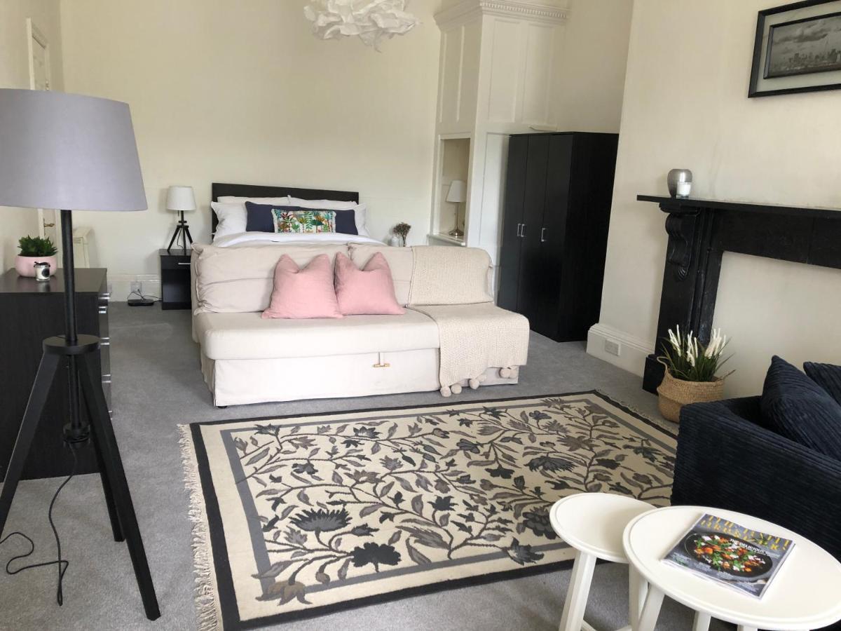 Grosvenor Place Spacious Studio Apartment Bath Ngoại thất bức ảnh